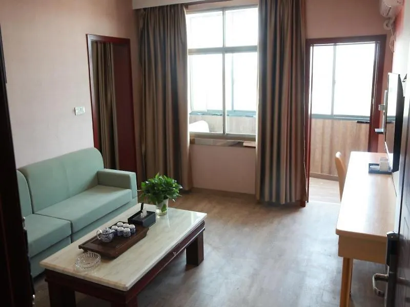 Shell Xinyang Huangchuan County Railway Station Hotel